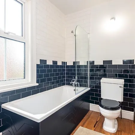 Feriehus Stylish And Modern House With Original Period Charm