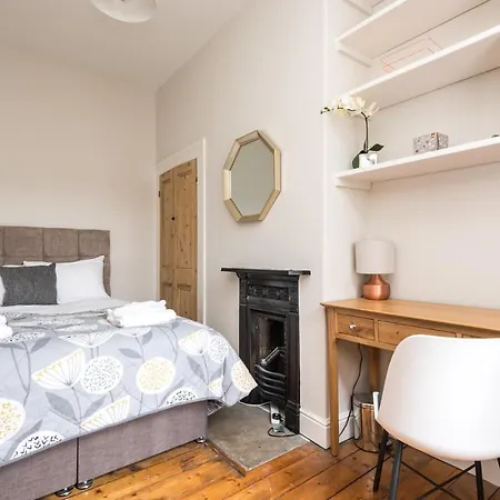 Stylish And Modern House With Original Period Charm Feriehus York
