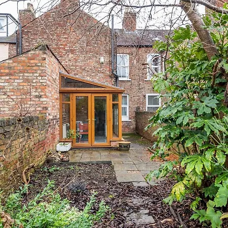 Feriehus Stylish And Modern House With Original Period Charm