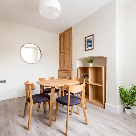 Feriehus Stylish And Modern House With Original Period Charm York